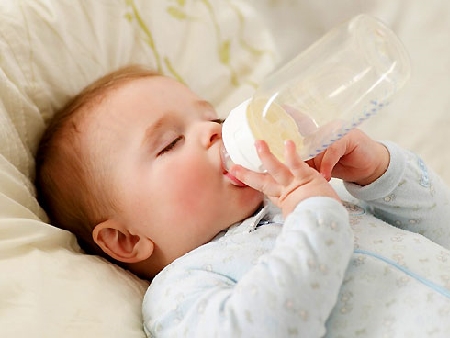 Cấm tiếp thị sữa cho trẻ dưới 6 tháng tuổi